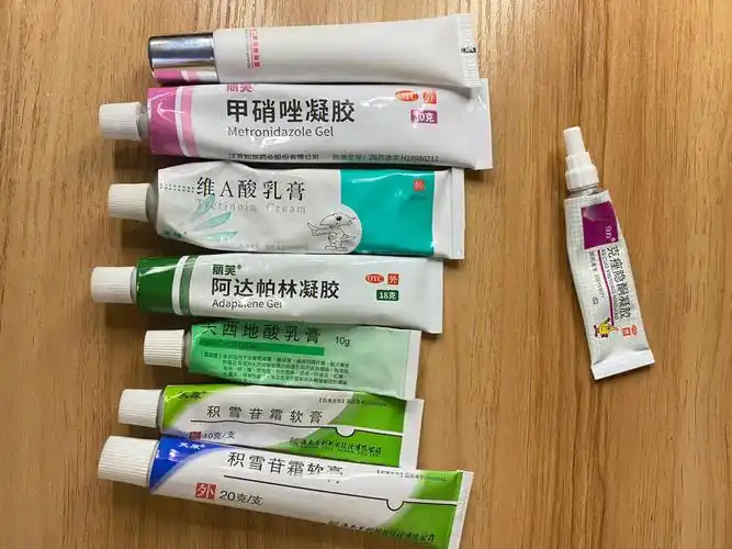 战痘小药膏抹抹痘痘消