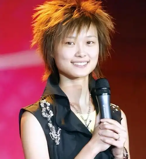 李宇春身患重病,何洁卑微求上浪姐,张靓颖被骗6亿_梦想_女声_音乐