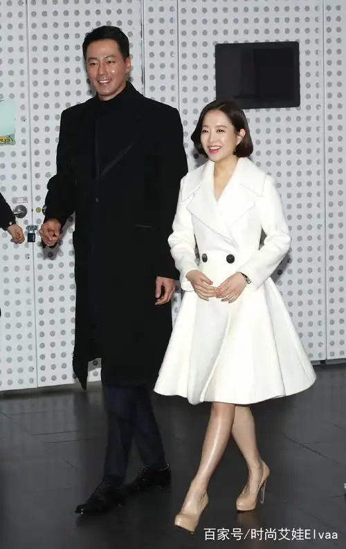 原来朴宝英也有这么性感的一面,大衣高跟鞋玩下衣失踪,可盐可甜