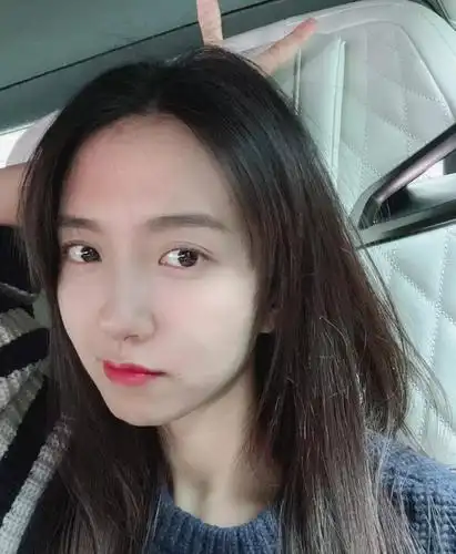 许龄月小花旦素颜照合集清新靓丽甜美可爱