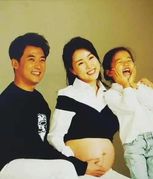 初代韩剧男主今昔颜值对比:有人满脸褶子优雅老去,有人越活越帅