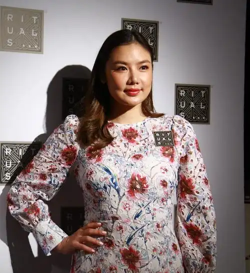 黎明前妻乐基儿近照曝光,产后满脸横肉胖到认不出,目测至少140