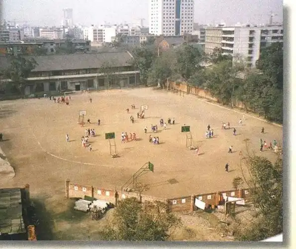 看看这些老照片你能认出是成都的哪些学校吗