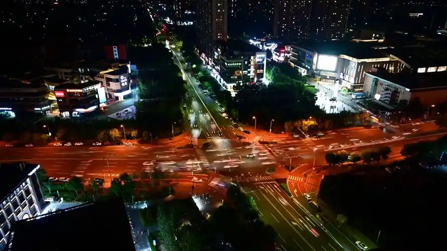 北京街道夜景车流车灯光轨延时视频素材