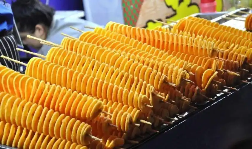 双方一言不合就开打"长短薯条华山论剑"的传说网红加长薯塔那滋味,真