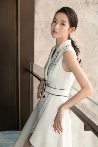 王玉雯亮相遇见你真好首映礼清纯可人获赞初恋脸