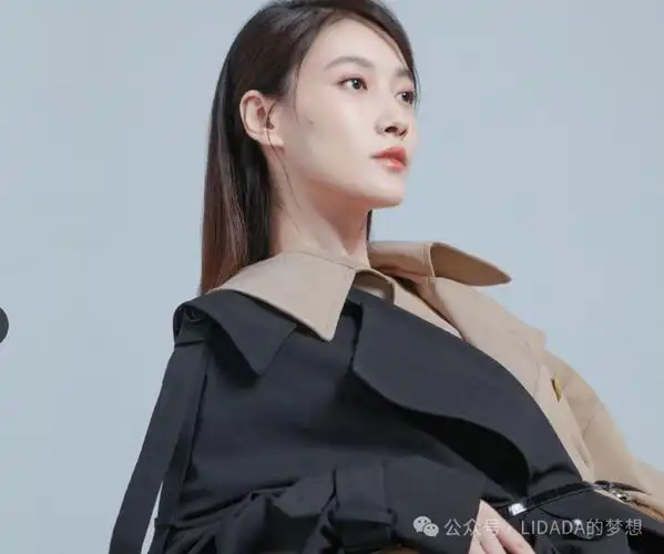 她先是熟读了茅盾先生的原著和剧本,接着还对片中的人物年龄,职业