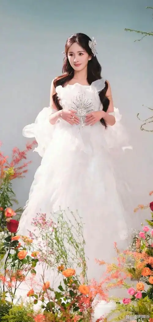 穿婚纱的杨幂好美丽动人