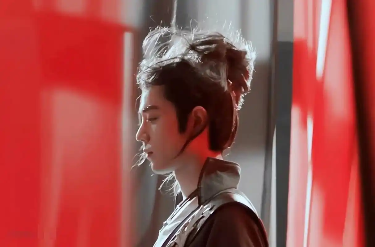 肖战高马尾什么样,也许是这样又帅又飒又害羞,网游令狐冲皮肤,你喜欢