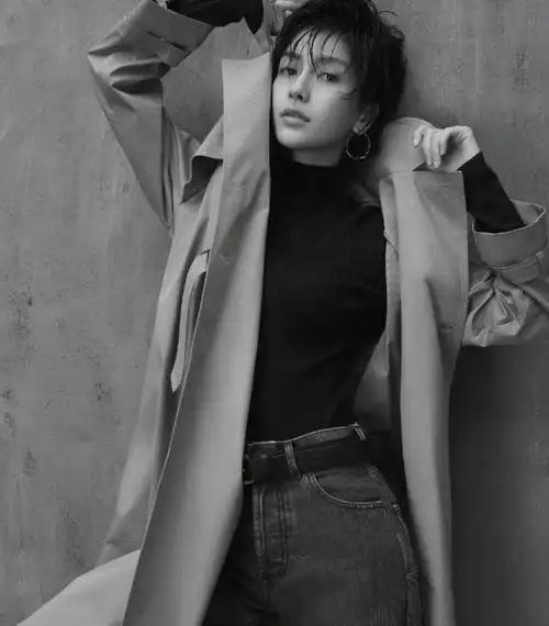 angelababy剪了"假小子"短发,洋气又气质,被赞像奥黛丽·赫本