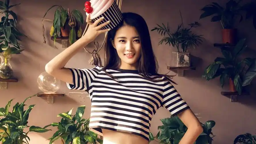 徐璐与吴崇轩同行被拍,恋情疑似曝光?网友:别急着下结论