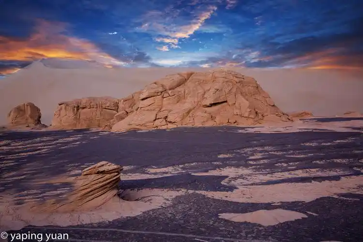 新疆罗布泊无人区风光