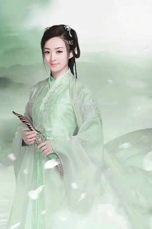 孟美岐版碧瑶最新造型雷人,眼神太犀利就如一个反派