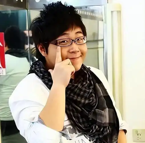 事实证明成名30年后郝劭文和释小龙已经走上了截然不同的道路