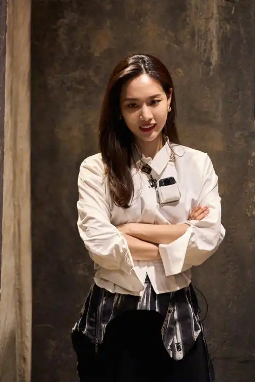 【#密室大逃脱ip对撞季#《陶寨风云(上)》@王霏霏fei高清剧照】遇到