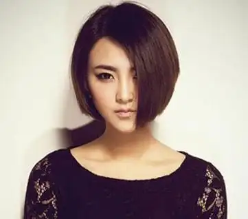 沙宣不对称短发搭配什么夏装,沙宣头图片,发型图片