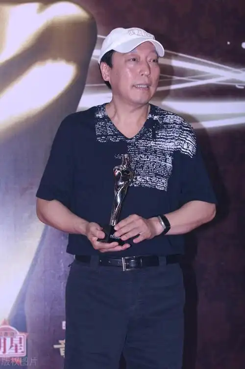 63岁的老戏骨倪大红拼了大半辈子也没有逃脱娱乐圈绯闻的魔咒