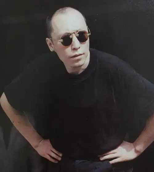 倪大红在艺术创作上,追求角色千姿百态,每一个人物的演绎都要求务必