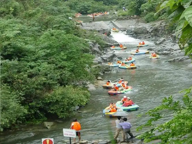 p>庐山桃花源漂流是位于位于江西九江市 a target="_blank" href="