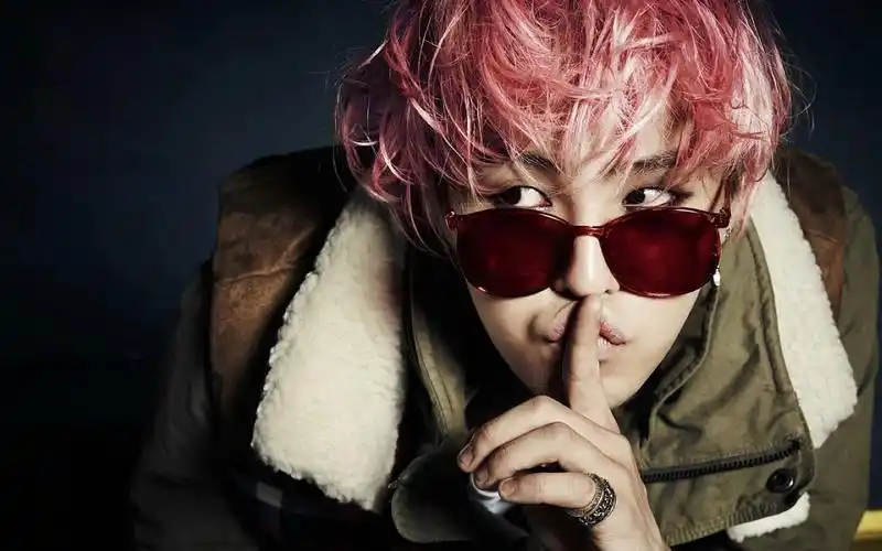 权志龙的百变潮流发色!只有你想不到没有他染不出