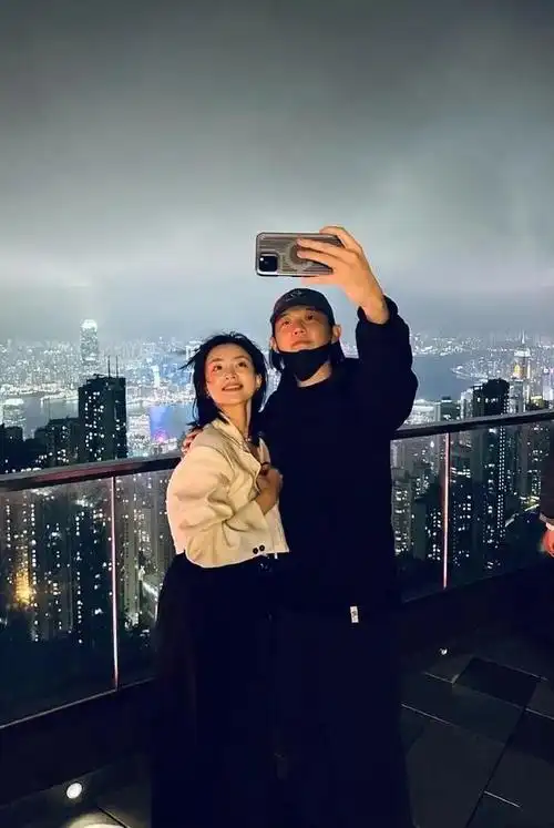 曝52岁汪峰又要结婚再登热搜新欢是孙悦前妻陈露汪峰回应了