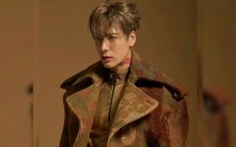 王嘉尔《急火(fire to the fuse)》舞台 s12全球总决赛冠亚军决赛开场