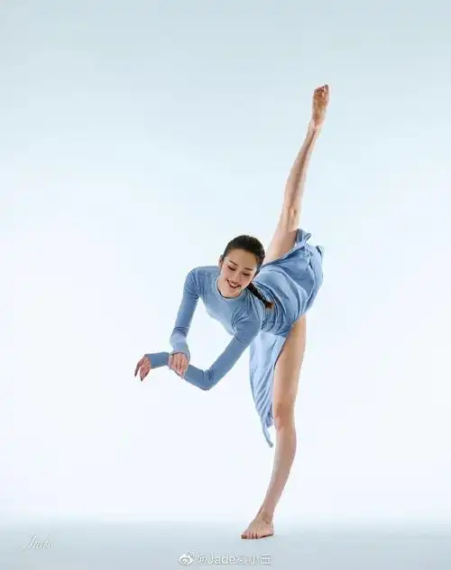 20位中国美女"一字马",美炸了