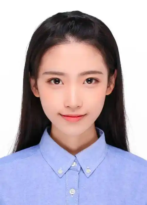 不同的场景会对证件照的衣着有不同的要求,比如工作服,正装等,但我们