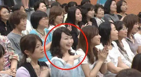 揭秘:日本"歪头姐"灵异事件真相