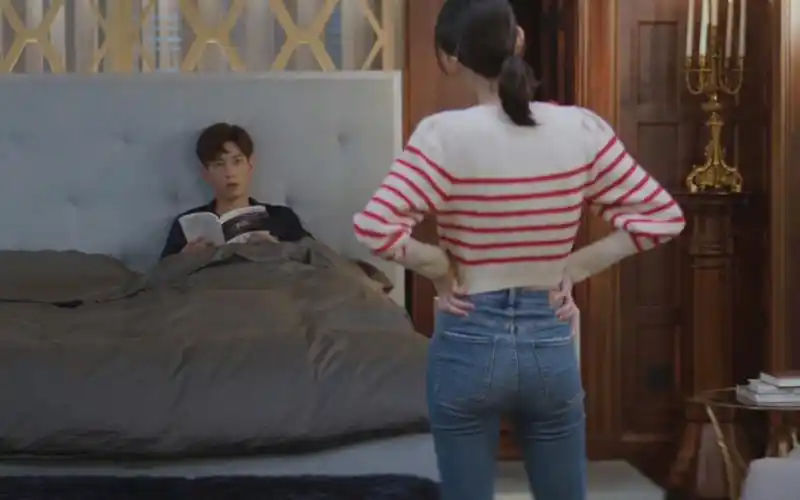 王玉雯1.0紧身牛仔裤#《高清4k 身材特写》