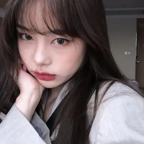 一组超美腻的女生头像请签收