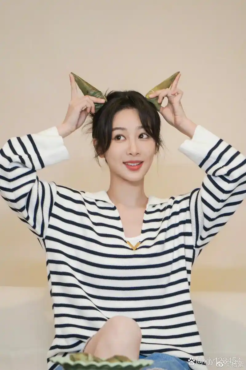 1,杨紫,许凯主演的电视剧《承欢记》开机了   2,经纪公司规定艺人身材