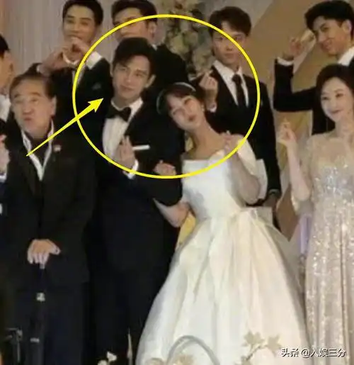 韩商言佟年婚礼现场杨紫穿婚纱成全场焦点我却关注李现的眼神