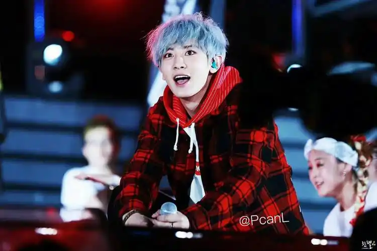 exo  #红衣  #exo朴灿烈  #壁纸  #退伍  #神仙颜值  #我要上热门