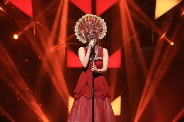 《蒙面歌王》和《我是歌手》的对比分析