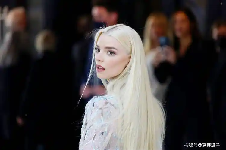 安雅·泰勒-乔伊魅力关键大解析:美貌迷倒众生,影坛新一代女神!