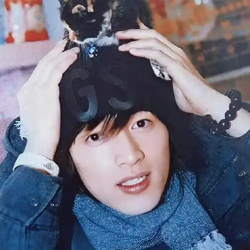 学生时代的胡歌#校草本草胡歌年轻的颜值放现在一样大97 照样是