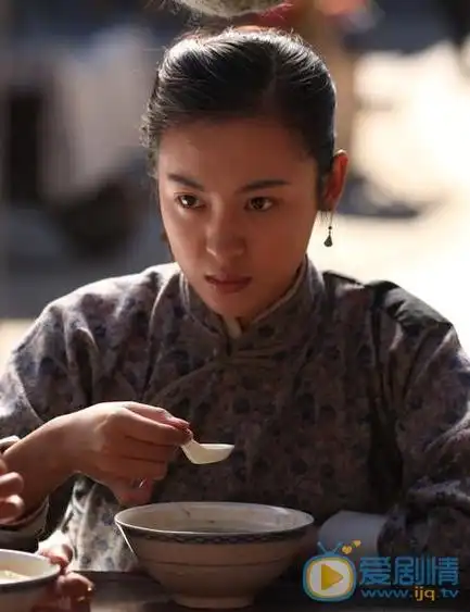 周放《异镇》剧照 周放异镇剧照