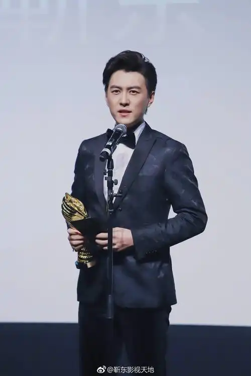 四进警察局!恋爱先生靳东,教您如何脱单