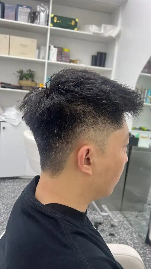 修剪新男士发型