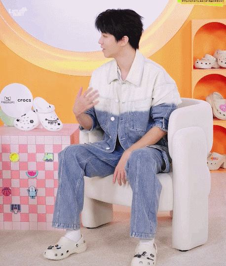 王俊凯crocs全球品牌代言人