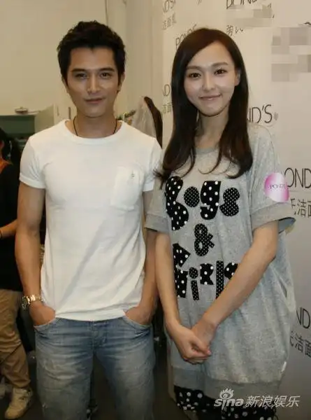 邱泽唐嫣合拍广告否认相恋(图)