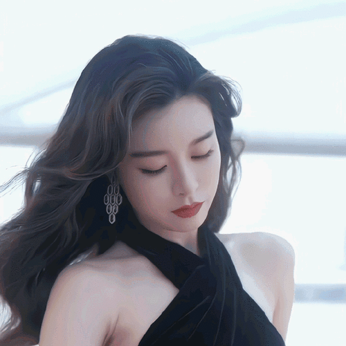 文咏珊消失的她##文咏珊穿过的礼服