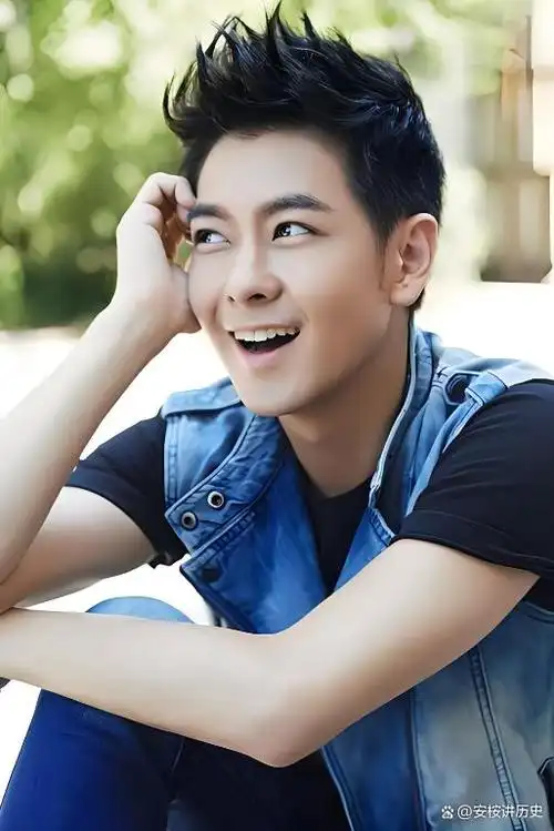 最近一组照片上热搜了——那是林志颖在社交平台上展示他的全新工作