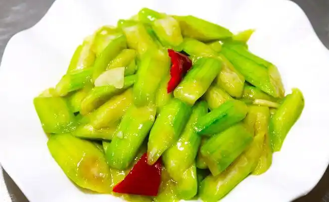 也是一道简单美味的家常菜,具体做法请看下面的操作丝瓜的营养价值