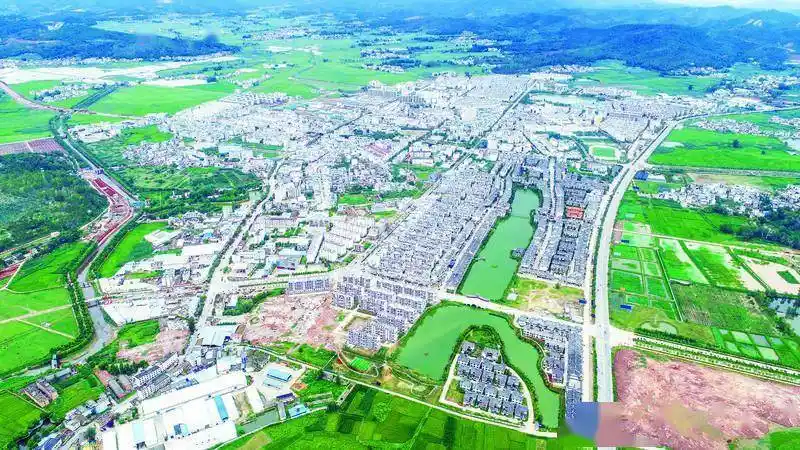 县委,县政府立足全县产业发展优势,准确把握"重点开发区域,腐乳地理