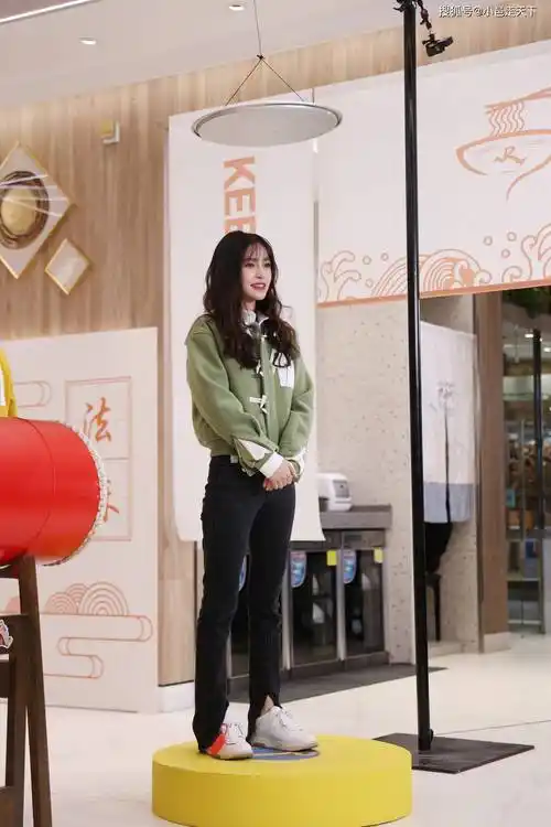 杨颖奔跑吧活动照合集