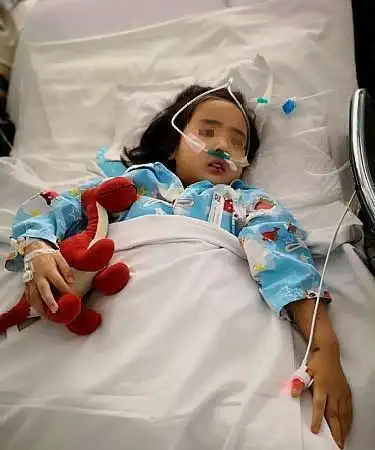 4岁女孩渴望生命不幸患重病肺部感染严重痛失童年时光