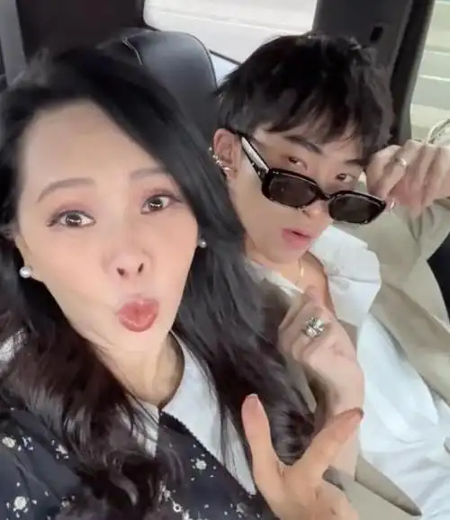 看到伊能静和哈林抚养儿子的"费用",才明白秦昊有多大度