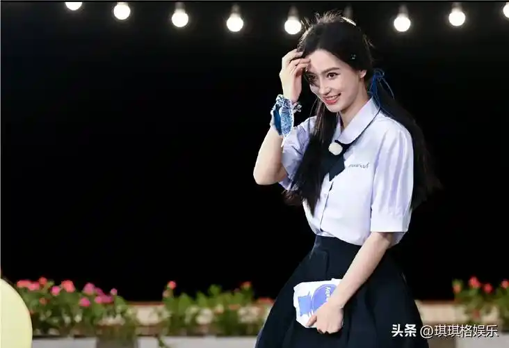 娱乐瓜:肖战杨紫迪丽热巴谭松韵赵今麦沈梦辰杨颖郑凯_节目_穿着_齐